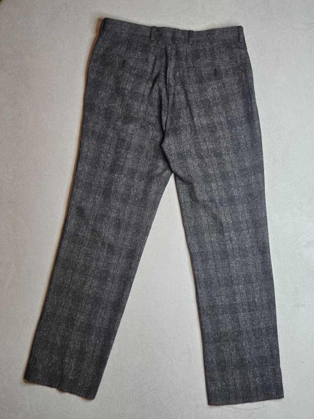 Joseph Abboud Gray Plaid 2-Piece Vest & Pants Suit Set - Men's XL / 33W x 32L - Picture 5 of 11